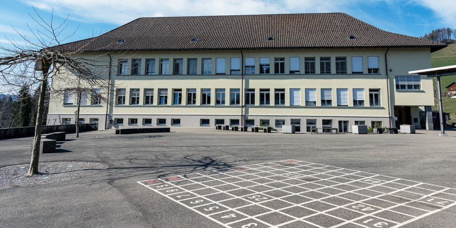 Die Primarschule Dorf Lützelflüh.