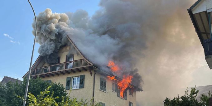 Bad Zurzach AG: Einfamilienhaus nach Brand unbewohnbar. Kantonspolizei Aarau