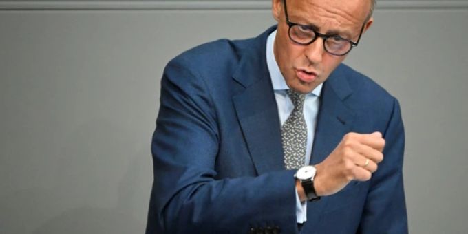 Merz geht erneut gegen Beleidigungen im Netz vor – dieses Mal gegen einen Schweizer. merz