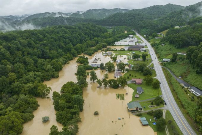Wasser bedeckt derzeit einen grossen Teil von Quicksand, Kentucky. Kentucky