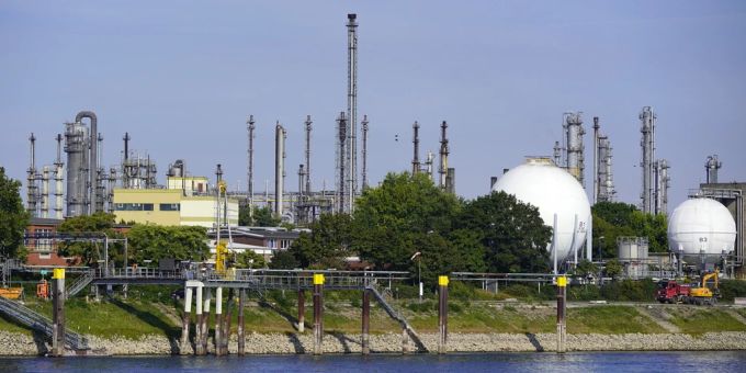 Produktionsanlagen des deutschen Chemiekonzerns BASF. BASF