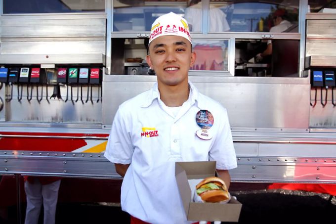 Ein Mitarbeiter der Fast-Fppd-Kette «In N Out». in