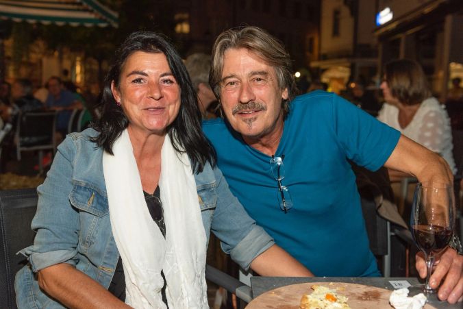Musikbegeistert: Salimah Werfeli und Kurt Bösch, der das allererste Album von Lily Horn beseitzt.