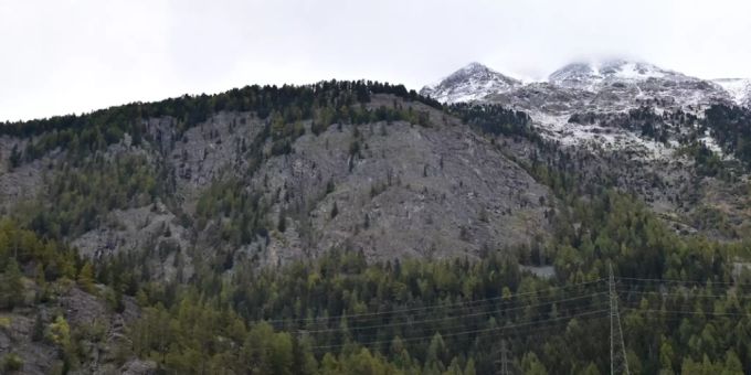Ein 57-jähriger Berggänger ist am Samstag in Zernez im Engadin auf einer Tour ums Leben gekommen. Ein 57-jähriger Berggänger ist am Samstag in Zernez im Engadin auf einer Tour ums Leben gekommen.