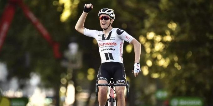 Sören Kragh Andersen bescherte dem deutschen Sunweb-Team den zweiten Etappensieg bei der diesjährigen Tour. Foto: Anne-Christine Poujoulat/Pool AFP/AP/dpa Sören Kragh Andersen bescherte dem deutschen Sunweb-Team den zweiten Etappensieg bei der diesjährigen Tour. Foto: Anne-Christine Poujoulat/Pool AFP/AP/dpa