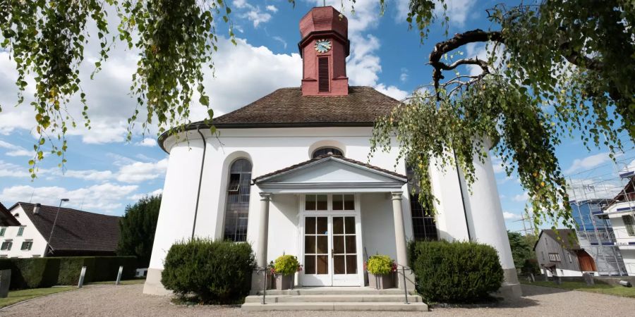 Die reformierte Kirche in Schwerzenbach.