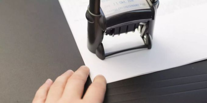 Im Kanton Zürich wurden mehr Lehrverträge unterzeichnet als erwartet. lehrvertrag