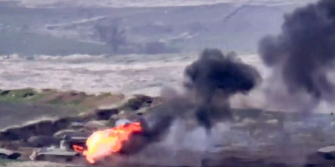 Um Berg-Karabach - Kämpfe zwischen Armenien und Aserbaidschan dauern an