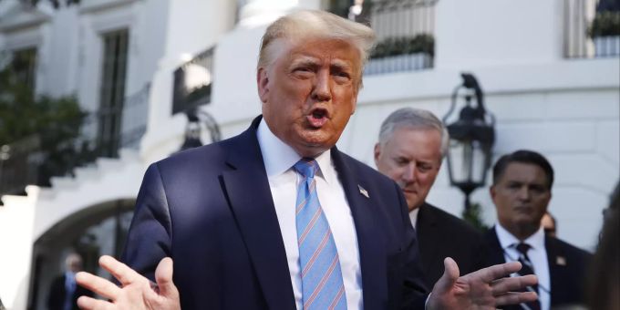Donald Trump teilte auf Twitter ein Video, das kurz darauf von den sozialen Medien wegen Fehlinformation gelöscht wurde. donald Trump