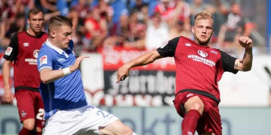 Konnte sich bei Darmstadt 98 nicht durchsetzen: Ognjen Ozegovic (l). Foto: Hasan Bratic/dpa
