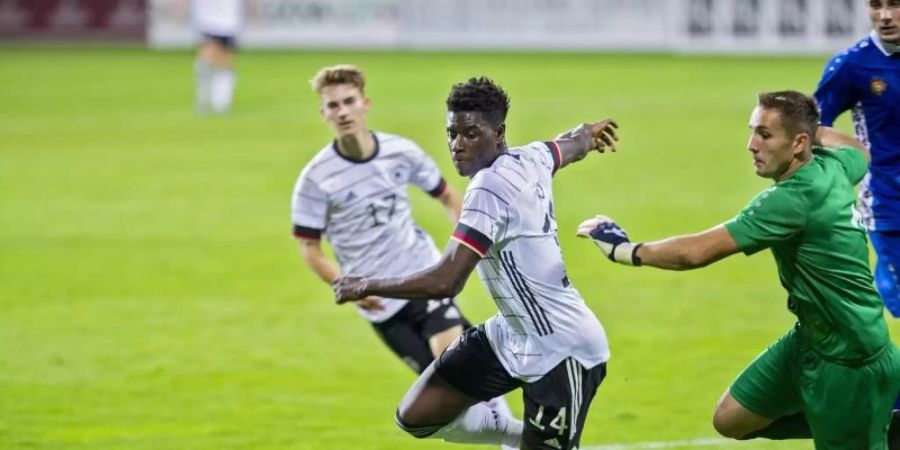 Verletzte sich bei der U21: Ragnar Ache (M). Foto: Str/dpa