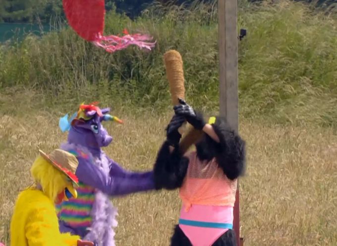 «Sommerhaus der Stars»: Michael erwischt Tim mit der Keule. «Sommerhaus der Stars»