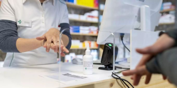 Corona-resistent? - Apotheker killen Zweifel an Desinfektionsmittel