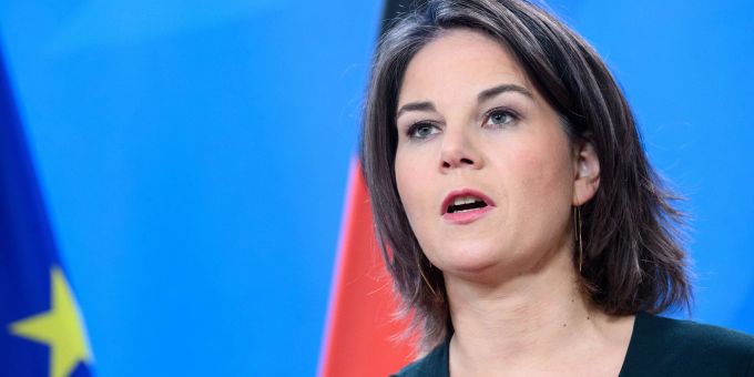 Annalena Baerbock spricht im Interview mit der «Süddeutschen Zeitung» über die Lehren, die in Bezug auf China nach der Russland-Politik gezogen werden müssen. Annalena Baerbock spricht im Interview mit der «Süddeutschen Zeitung» über die Lehren, die in Bezug auf China nach der Russland-Politik gezogen werden müssen.