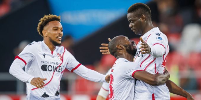 Mario Balotelli schiesst den FC Sion nach 33 Minuten herrlich in Führung. FC Luzern