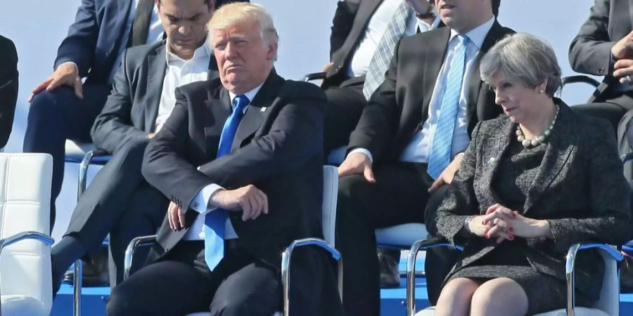 Donald Trump und Theresa May wollen sich in Davos treffen. (Archivbild, 25 Mai 2017)