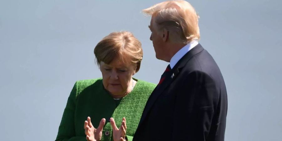 Für Angela Merkel hat Alexander Hitler Bewunderung. Donald Trump hält er für einen Lügner.