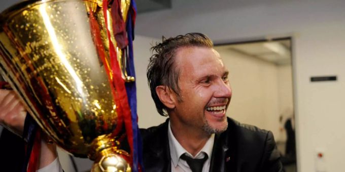 Thorsten Fink als Schweizer Meister beim FC Basel. Thorsten Fink als Schweizer Meister beim FC Basel.