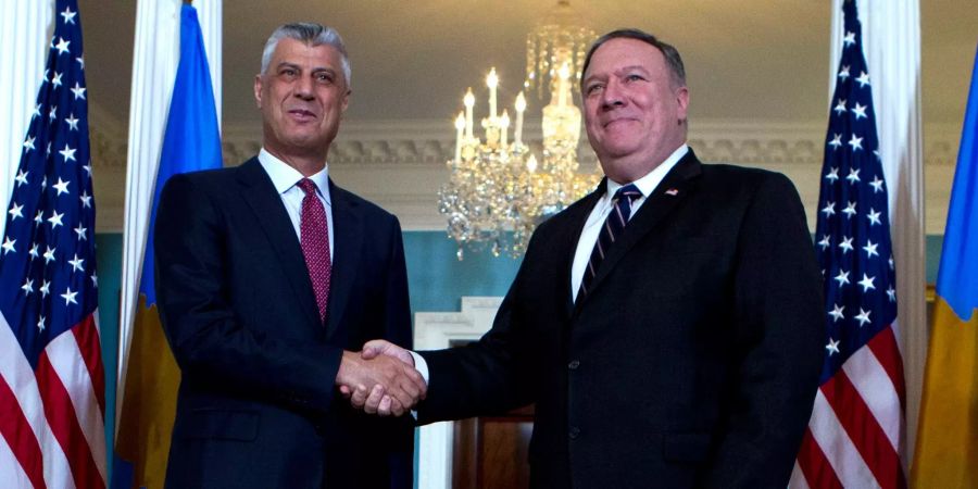 Hashim Thaci und Mike Pompeo.