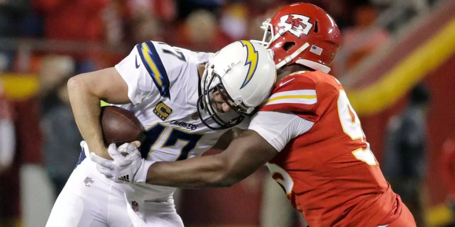 Trotz einer zwischenzeitlichen 13:10-Führung verlieren die Los Angeles Chargers das wichtige Divisionsduell noch mit 13:30. Im Anschluss wirft Quarterback Philip Rivers drei Interceptions und besiegelt damit die Niederlage. Nun müssen sie die letzen beiden Partien gegen die New York Jets und Oakland gewinnen und auf Niederlagen von Tennessee, Buffalo, Kansas City und Baltimore hoffen.