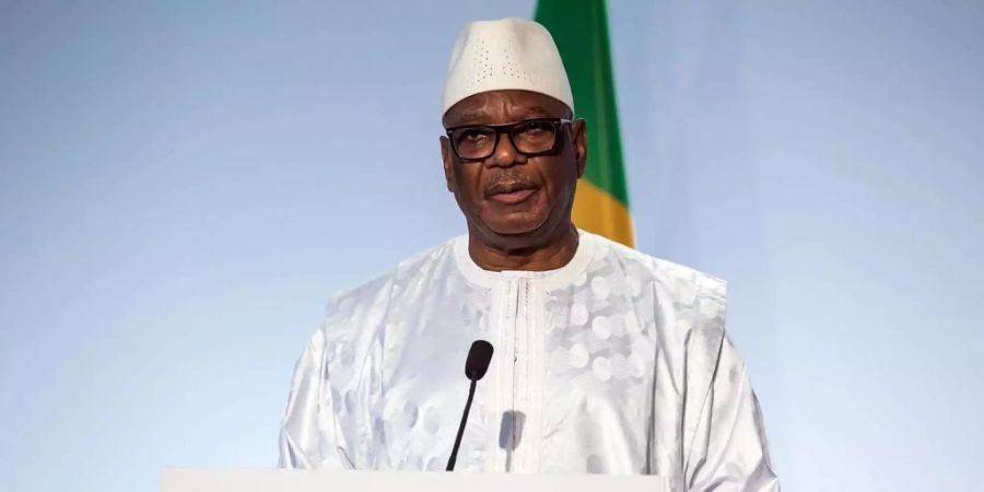 Präsident Ibrahim Boubacar Keita teilte mit, er habe den Rücktritt vom Premierminister und seines Kabinetts angenommen.
