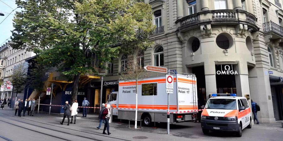 Vor zehn Tagen haben zwei Räuber an der Zürcher Bahnhofstrasse die Bijouterie Bucherer überfallen.