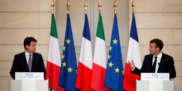 Emmanuel Macron und Giuseppe Conte.