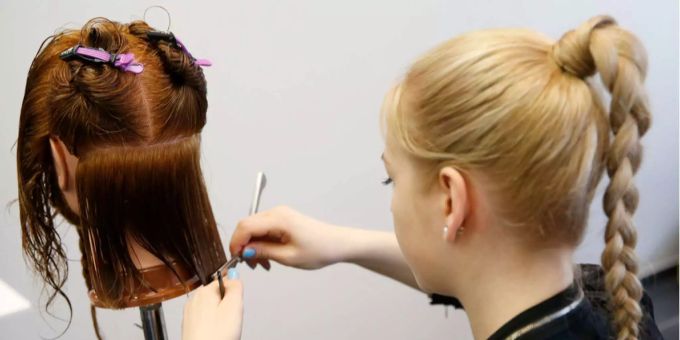 Im Coiffeur- und Gastgewerbe gibt es mit 30 Prozent die höchsten Abbruchsquoten. Im Coiffeur- und Gastgewerbe gibt es mit 30 Prozent die höchsten Abbruchsquoten.