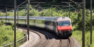 Reiseaufkommen - SBB setzt auf 40 Extrazüge an den Feiertagswochenenden Reiseaufkommen - SBB setzt auf 40 Extrazüge an den Feiertagswochenenden