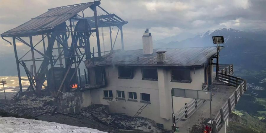 Der Brand zerstörte grosse Teile der Bergstation.