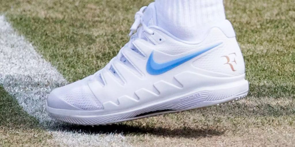 Roger Federer fordert von Nike die Übergabe des RF-Logos Roger Federer fordert von Nike die Übergabe des RF-Logos