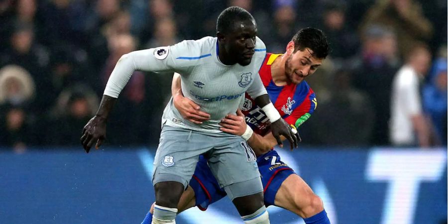 Gegen Crystal Palace holte Niasse mit einer Schwalbe einen Elfmeter heraus.