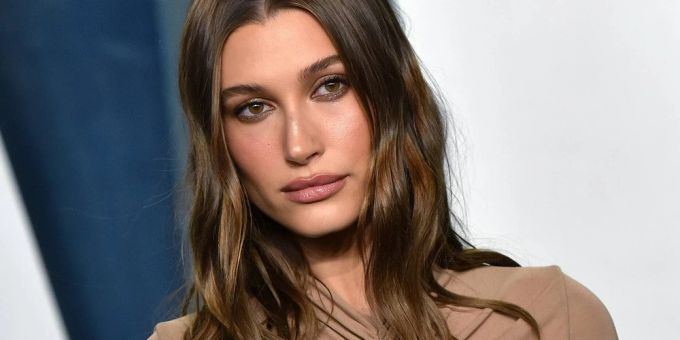 Hailey Bieber bei der Oscar-Afterparty 2022. Hailey Bieber bei der Oscar-Afterparty 2022.