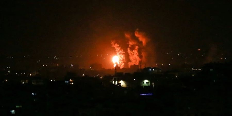 Feuerball nach Explosion im Gazastreifen