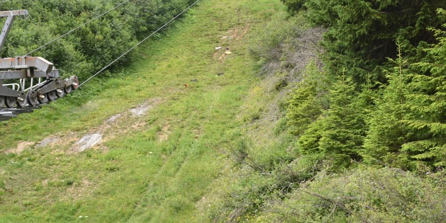 Valbella GR: Quad überschlägt sich in steilem Gelände