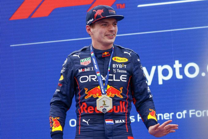 Max Verstappen (Red Bull) feiert den Sieg beim Imola-Sprint der Formel 1. Max Verstappen Imola Sprint