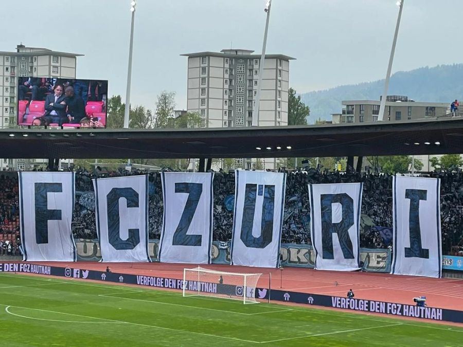 Die Fans vom FC Zürich zeigen eine tolle Choreo.