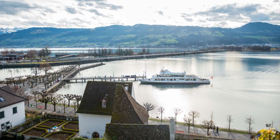 Blick auf den Hafen von Rapperswil-Jona.