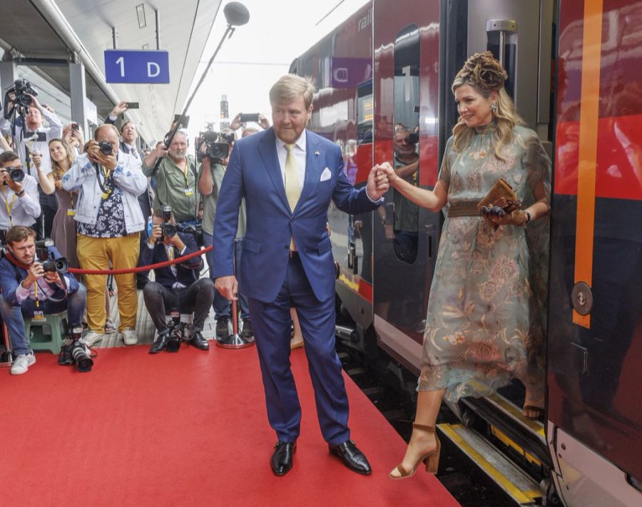 König Willem-Alexander und Königin Máxima bei der Ankunft in Graz.