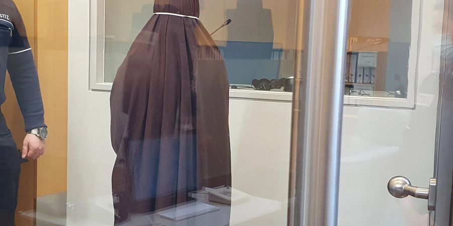 IS-Rückkehrerin zu dreieinhalb Jahren Haft verurteilt.