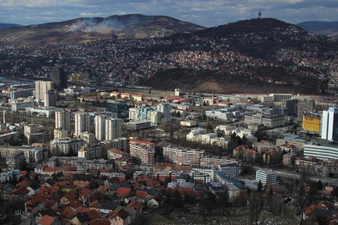 Die Hauptstadt Sarajevo liegt in der dinarischen Gebirgsregion des Landes. Sarajevo Bosnien-Herzegowina