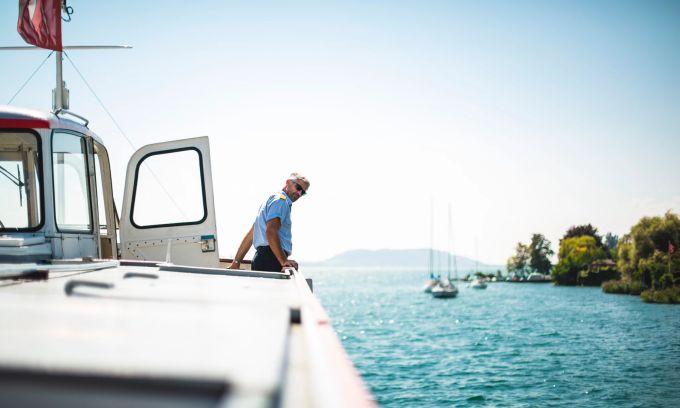 Mit einer Fahrt auf dem Bielersee lassen sich auch Ausflüge zu anderen Zielen in der Region prima abrunden. Zum Beispiel eine Wanderung durch die Twannbachschlucht. Einstiegsort ist dann nicht Biel, sondern Twann, aber ihr kommt immer noch in den Genuss der herrlichen Landschaft mitsamt Petersinsel. Ausflüge Schweiz Familie Kinder
