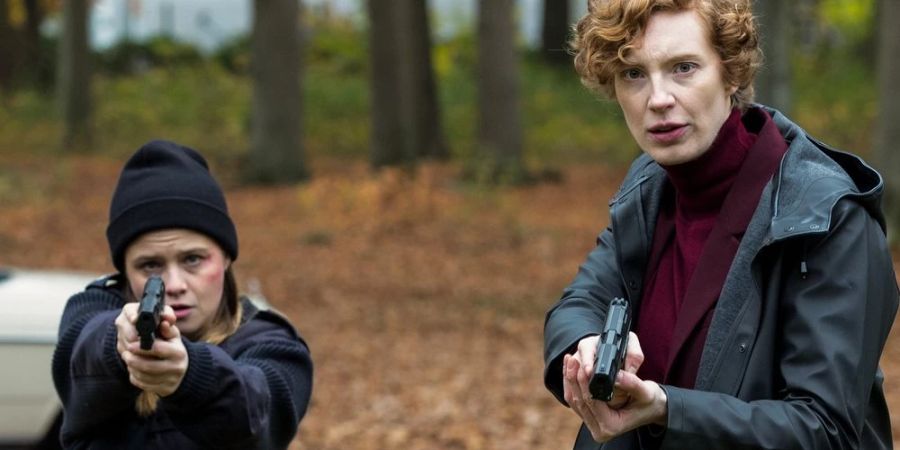 Die Bremer Kommissarinnen Liv Moormann (Jasna Fritzi Bauer, l.) und Linda Selb (Luise Wolfram) im «Tatort: Liebeswut».