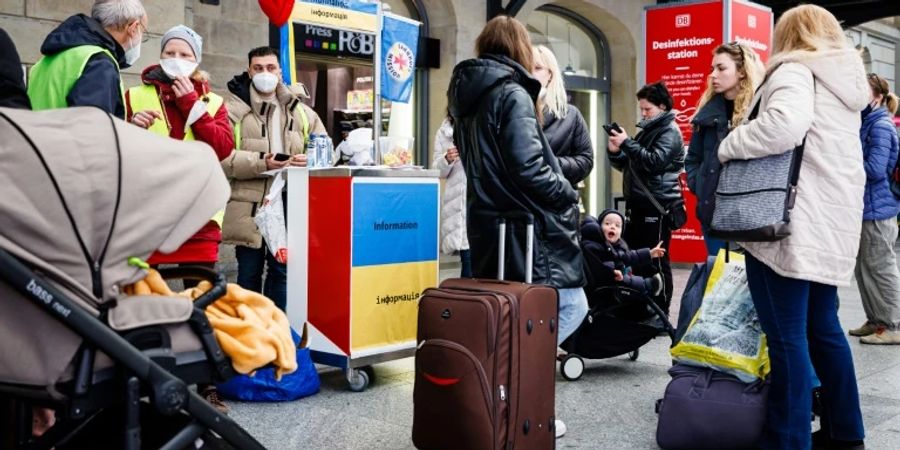 Ukraine-Flüchtlinge am Dresdner Hauptbahnhof