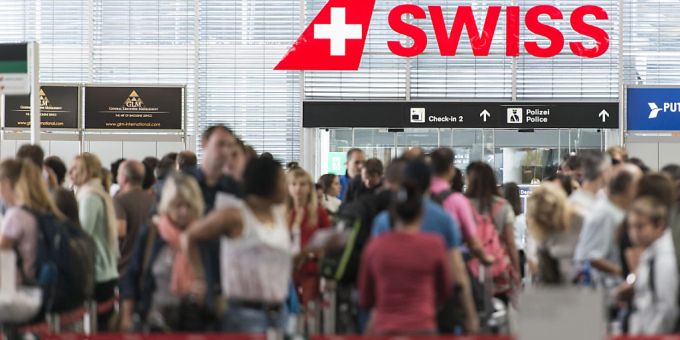 Passagiere am Flughafen Zürich. (Archiv) Flughafen Zürich