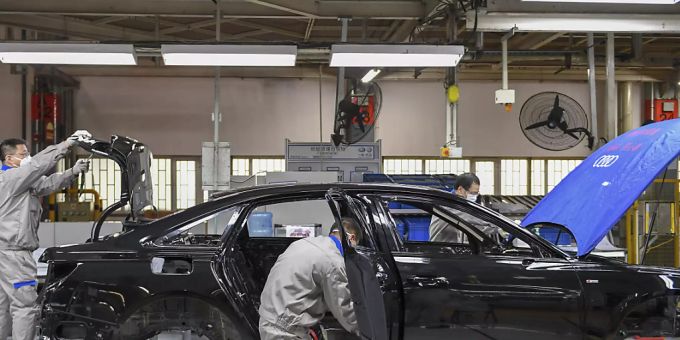 Audi erwartet Konsolidierung im Markt der Automobilhersteller und -zulieferer wegen Umstieg auf E-Autos (Archivbild) Audi erwartet Konsolidierung im Markt der Automobilhersteller und -zulieferer wegen Umstieg auf E-Autos (Archivbild)