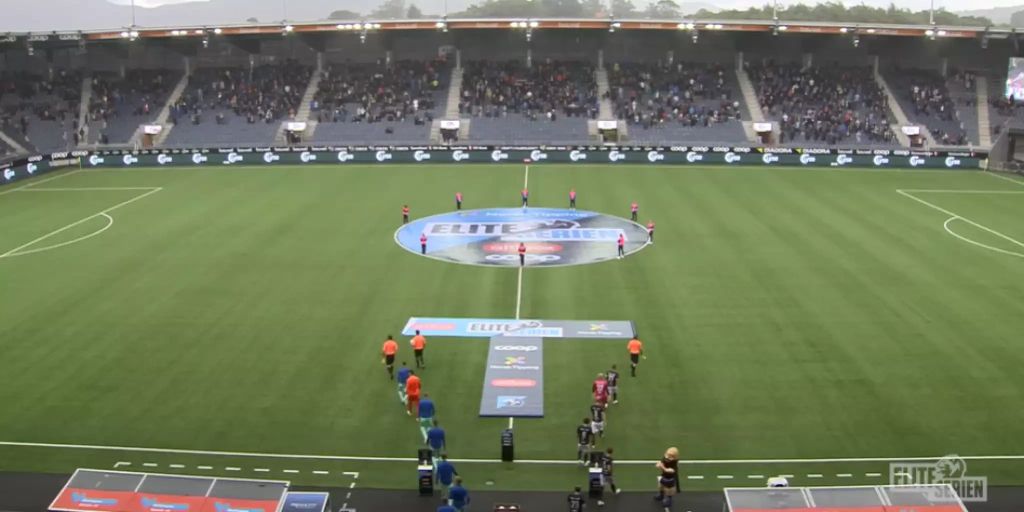 Zwölf Norwegische Fussballer Veranstalten Orgie In Ihrem Stadion 