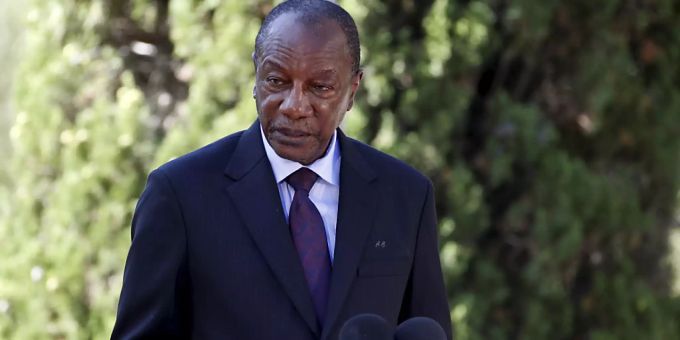 ARCHIV - Guineas Präsident Alpha Condé steht in einem Luxushotel in der Hauptstadt Conakry unter Hausarrest. (Archivbild) Foto: westafrikanische Wirtschaftsgemeinschaft