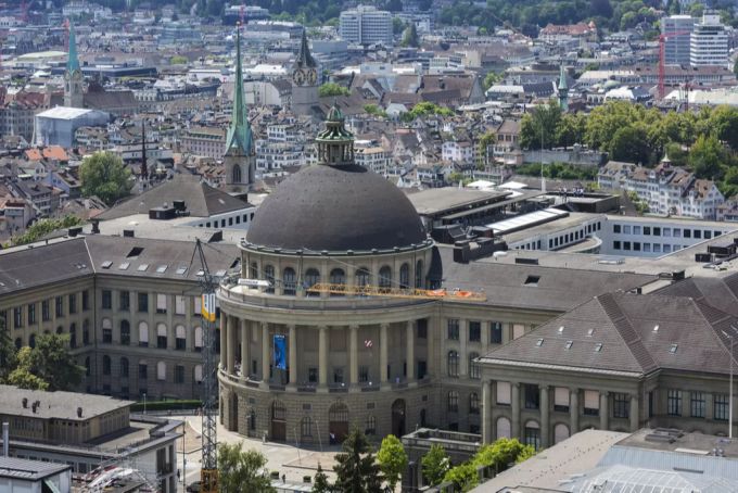 Das Hauptgebäude der ETH in Zürich. Coronavirus