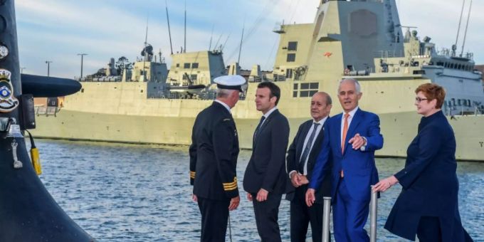 Frankreichs Präsident Macron 2018 auf australischem U-Boot Frankreichs Präsident Macron 2018 auf australischem U-Boot